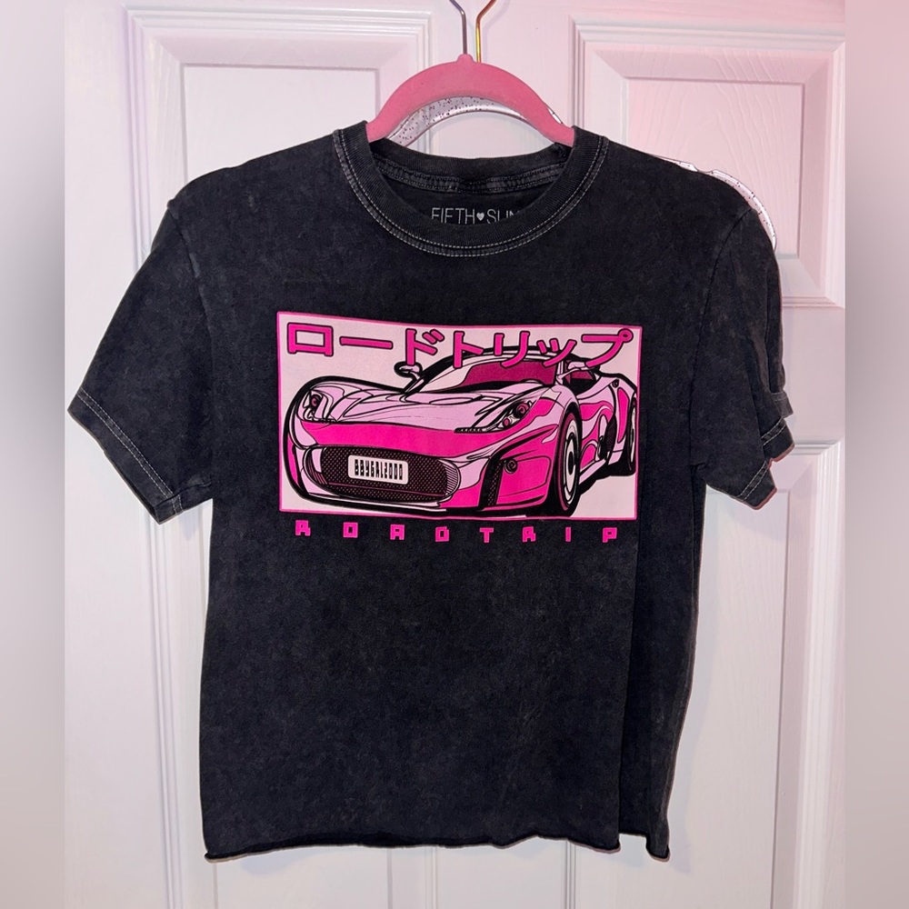 Cute graphic shirt💕